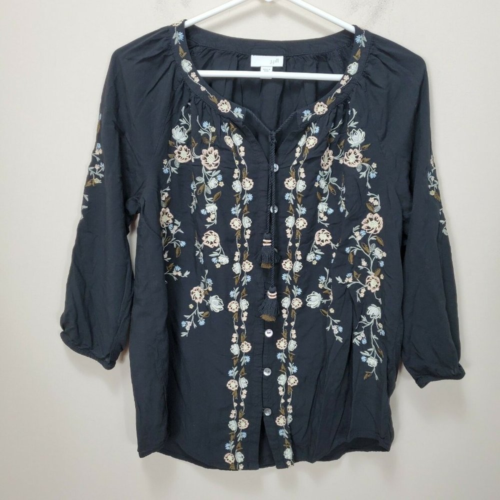 J Jill black embroidered floral peasant blouse XS Tasseled V neck Button Up‎